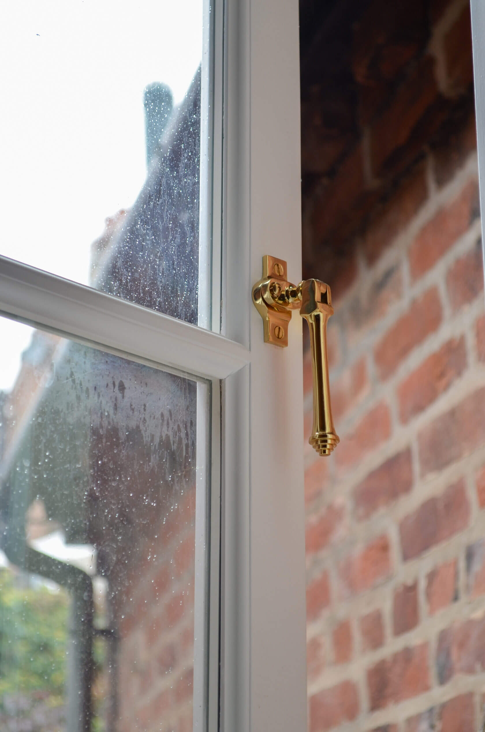 How to Enjoy 21st-Century Insulation with Traditional Sash Windows